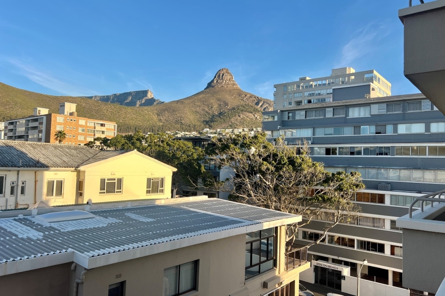 3 Bedroom Property for Sale in Sea Point Western Cape